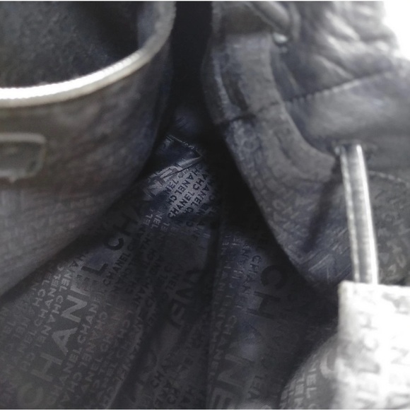 CHANEL Black butter soft  Shoulder Bag - Picture 8 of 15